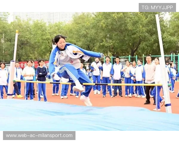 运动“激情”瞬间：运动员“全力冲刺”点燃全场！